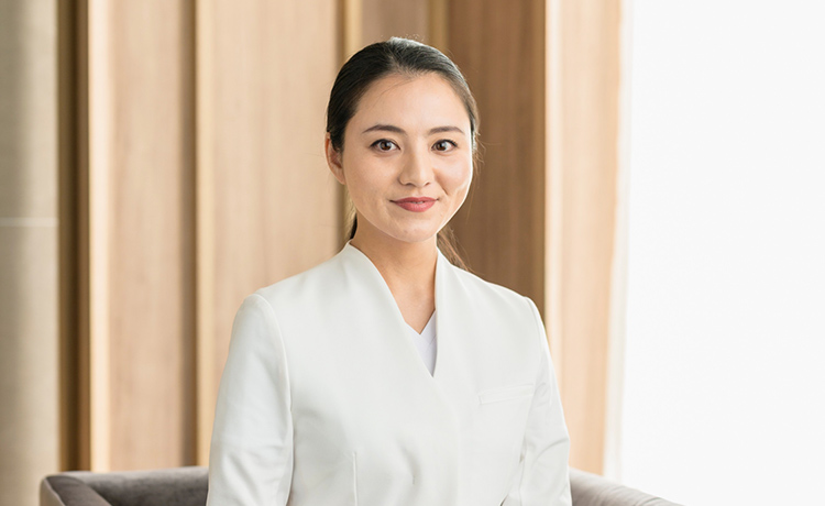 医師 緒方 栞